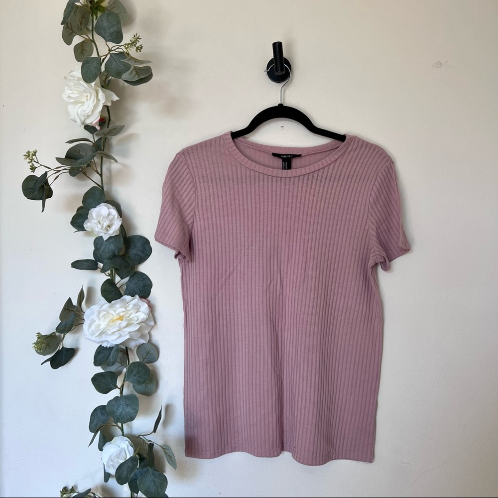 🤍 Forever 21 T-Shirt